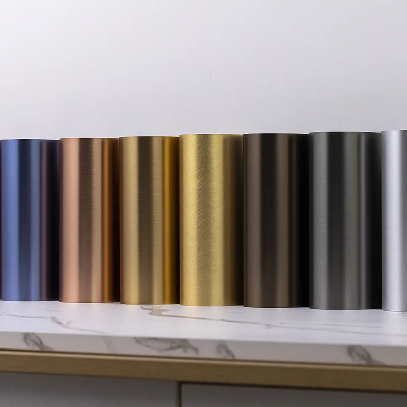 Удароустойчива стена с метална текстура